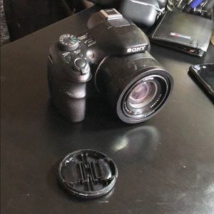 Sony Exmor R 20.4 MP Camera